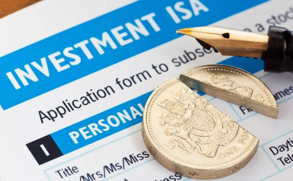 Whats the Difference Between a Cash ISA and an Investment ISA